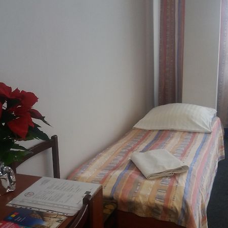 Hotel Start Краков Экстерьер фото